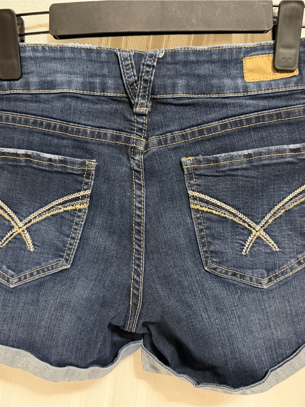 Vanity Jeans Distressed Denim Shorty Shorts Cuffed Hem Size 29 Stretchy